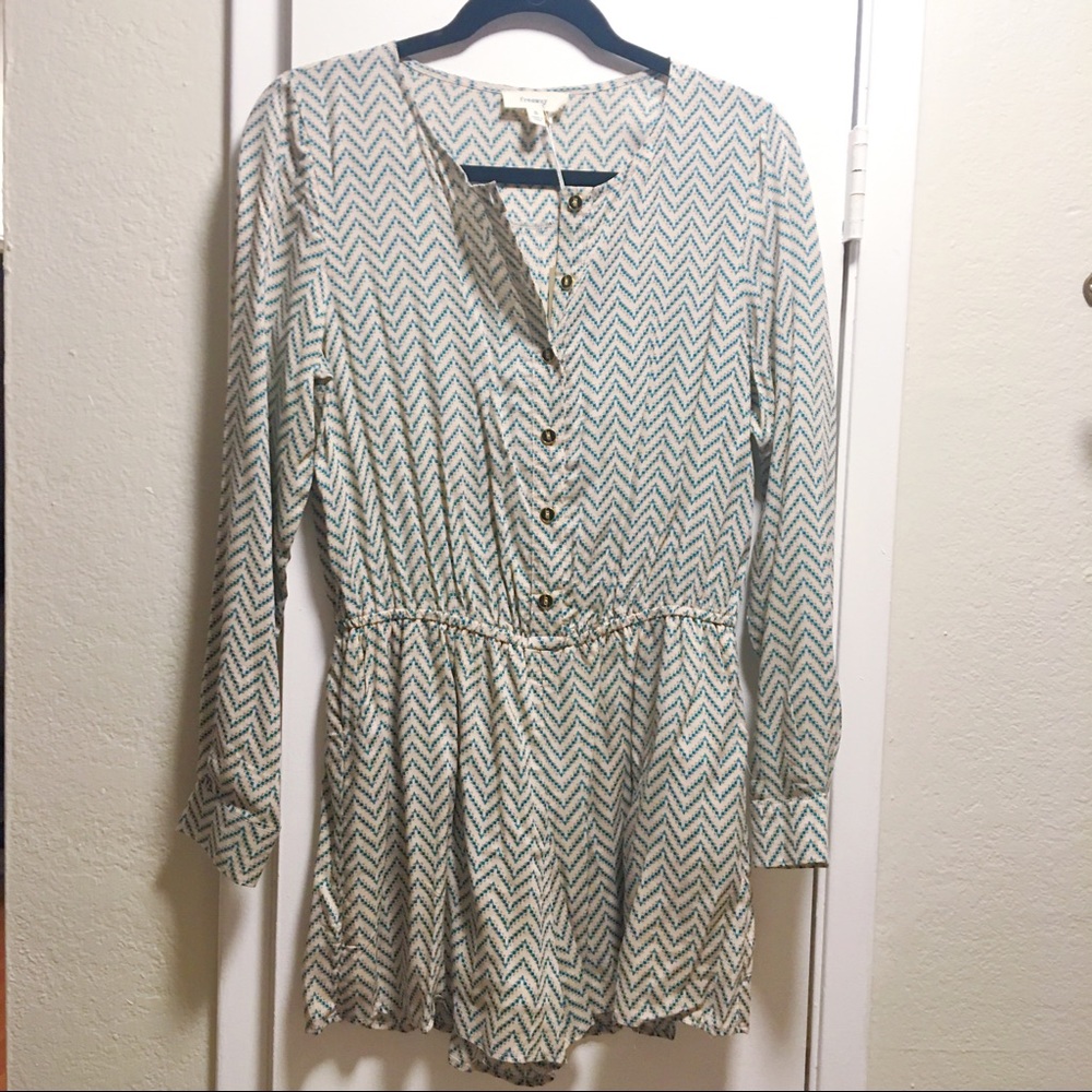 NWT Cream and green chevron romper with pockets